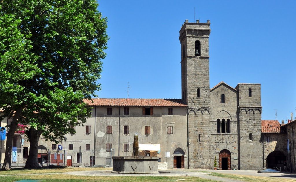 Abbadia_San_Salvatore_-_Abbazia.jpg