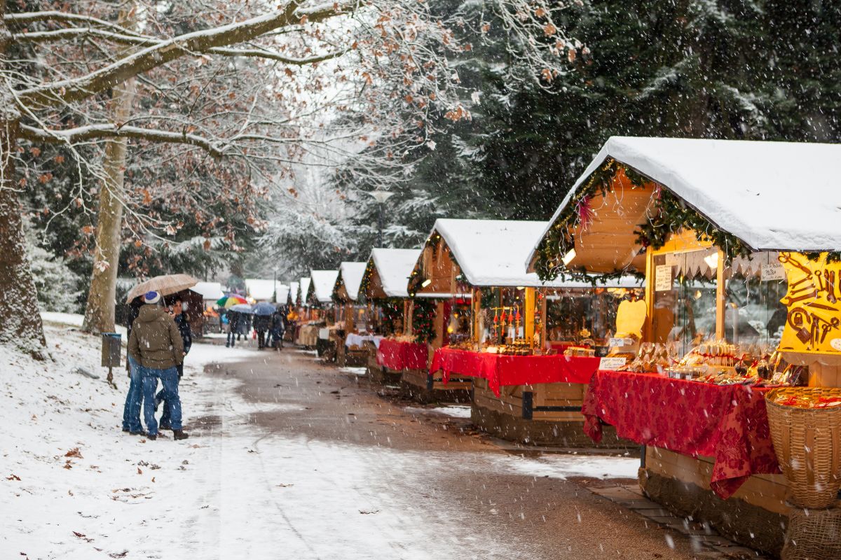 Levico_Terme_-_mercatini_di_Natale.jpg