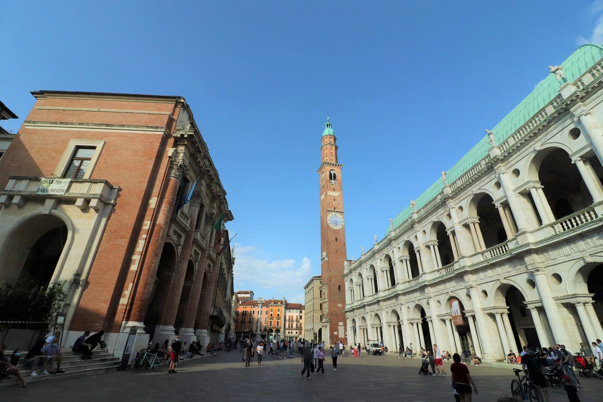 Vicenza_-_Basilica_Palladiana_-_OK.jpg